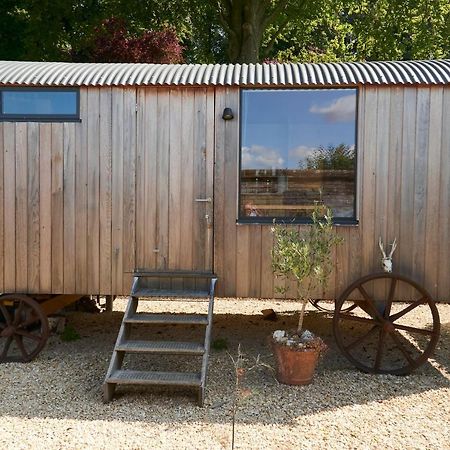 Villa Hut64 à Alderbury Extérieur photo